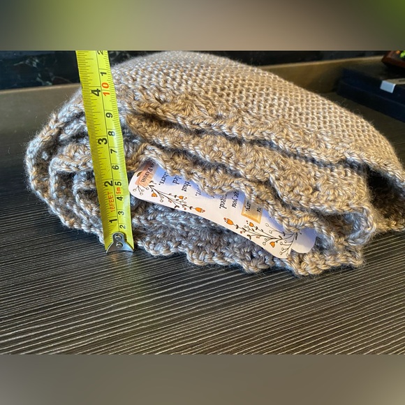 Vintage Hand-Knit Light Brown Triangle Shaped Prayer Shawl - Picture 10 of 10